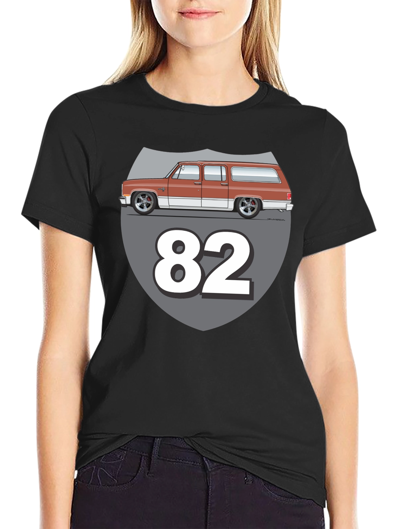 Retro 82 Car Graphic T-Shirt - Classic Design