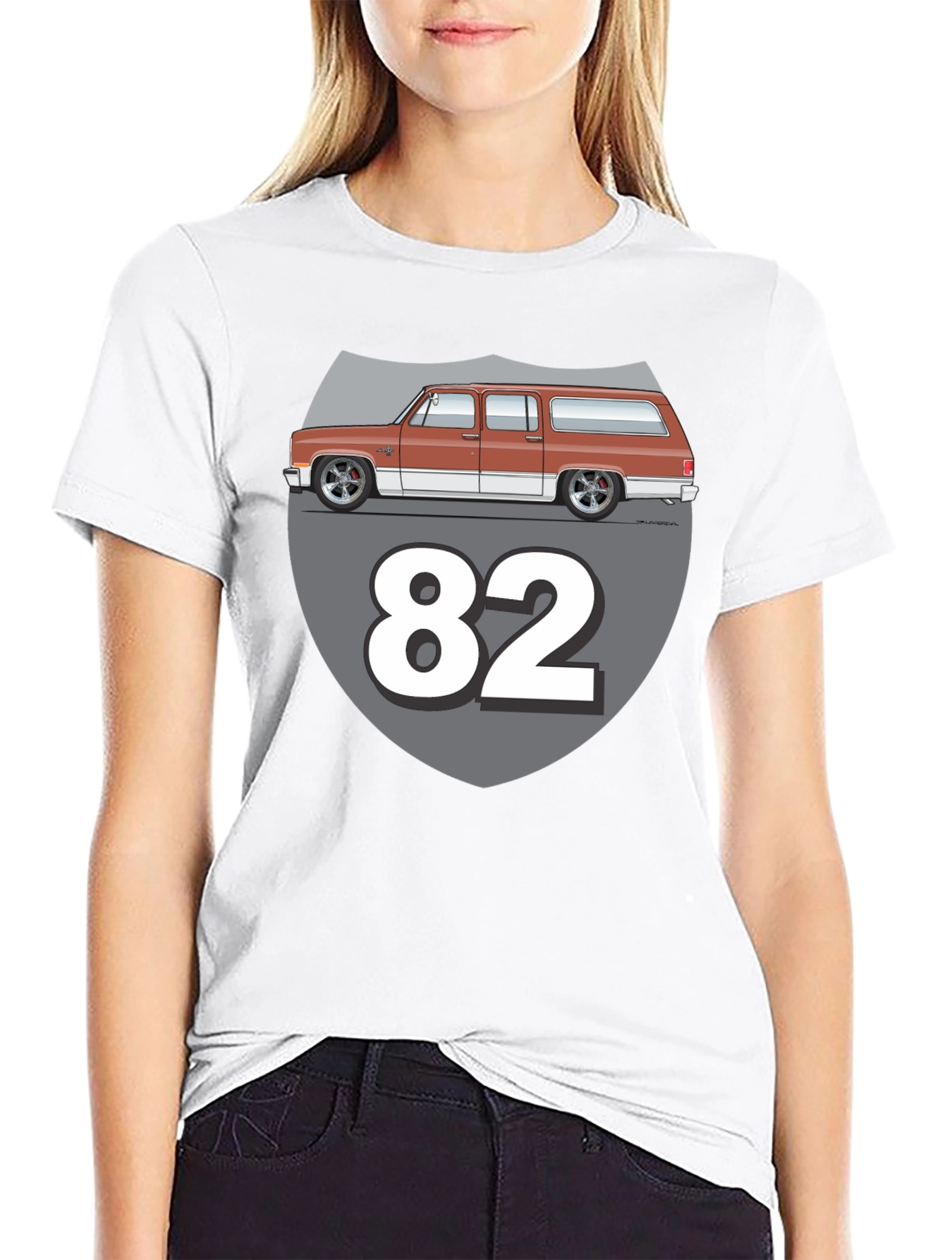 Retro 82 Car Graphic T-Shirt - Classic Design